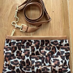 Harveys Snow Leopard hip pack